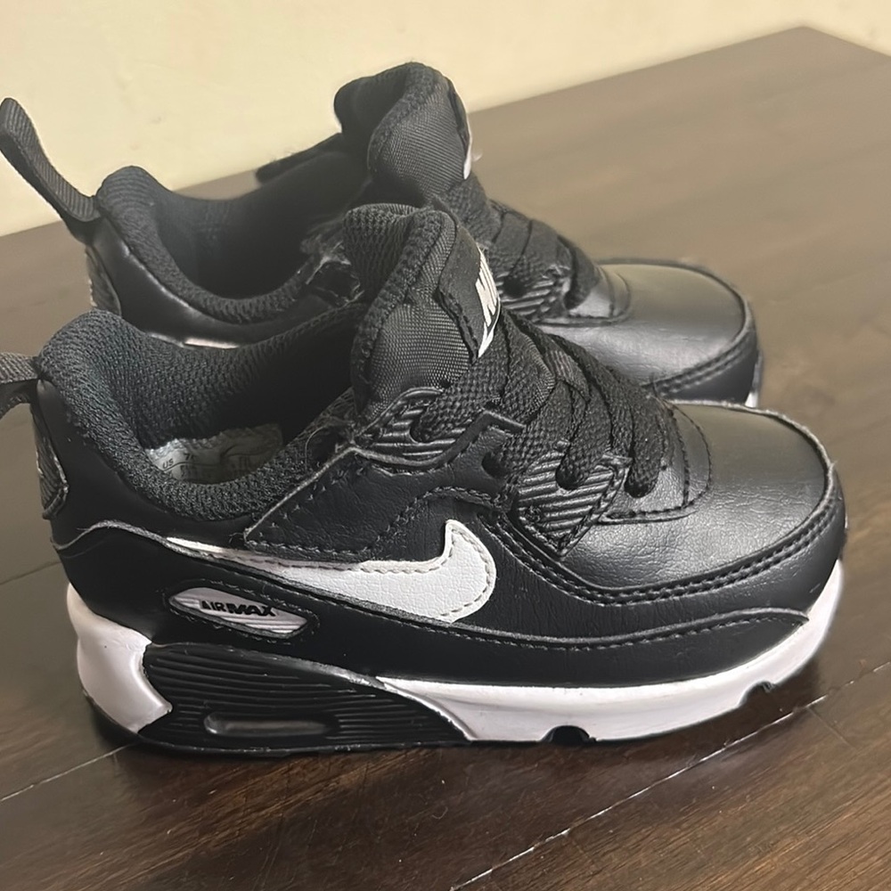 Nike Black and White Air Max Sneakers with Iconic Design